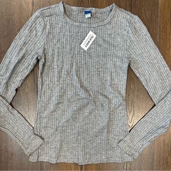🆕 Old Navy gray and silver metallic ribbed long sleeve SZ SM - Picture 1 of 2